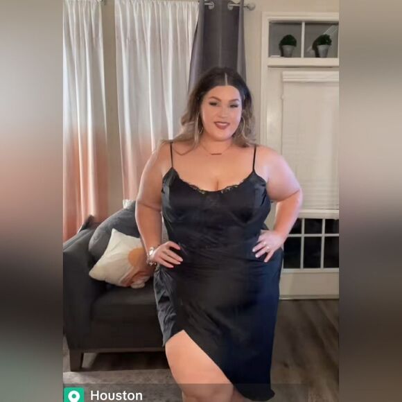 Pretty Little Thing Plus NWT Women's 26 Black Lace Ruched Side Detail Midi Dress - Picture 3 of 15